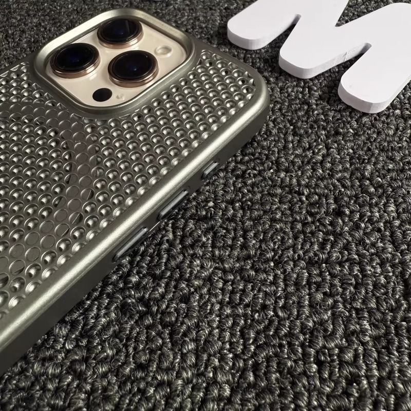 아이폰 18 셀룰러 모델과 호환되는 통기성 있는 열 방 - Heat Dissipation Mesh Breathable Case 리뷰 및 가격